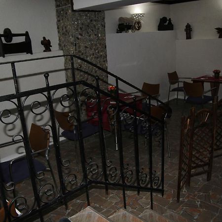 Hotel Doi Taurasi Afumati Экстерьер фото