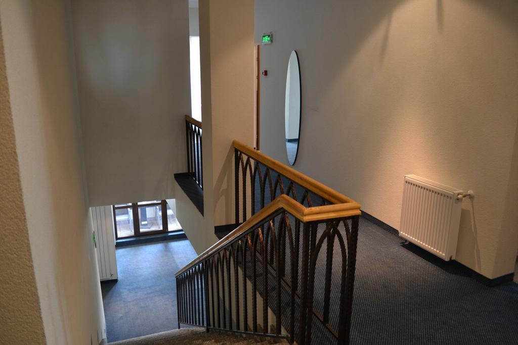 Hotel Doi Taurasi Afumati Экстерьер фото