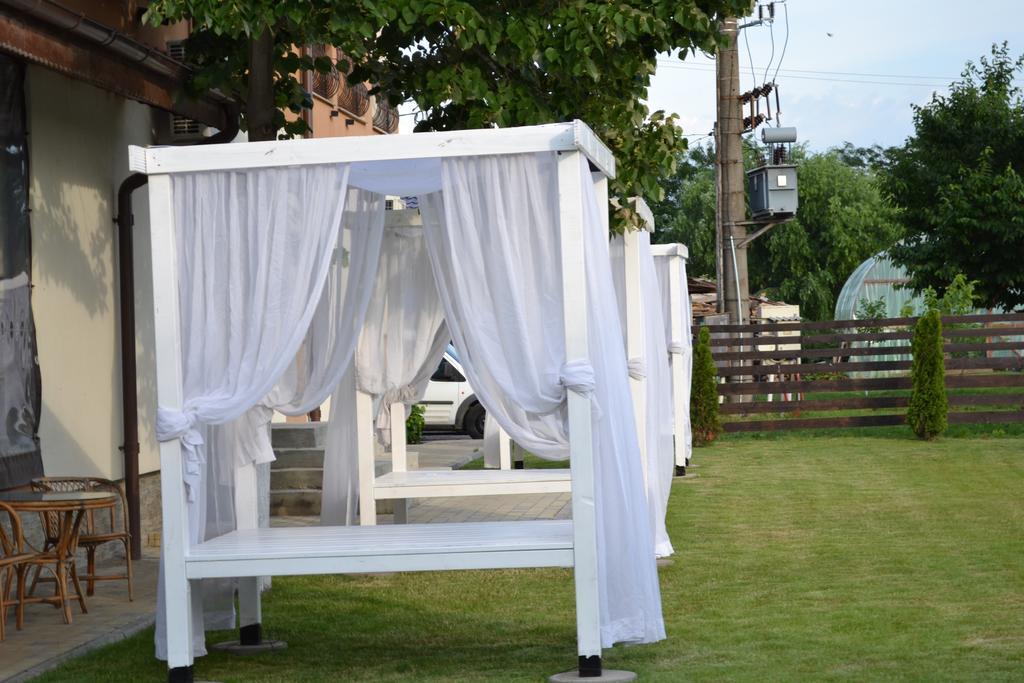 Hotel Doi Taurasi Afumati Экстерьер фото