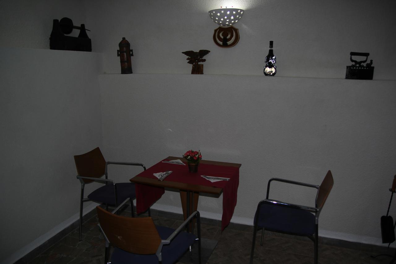 Hotel Doi Taurasi Afumati Экстерьер фото
